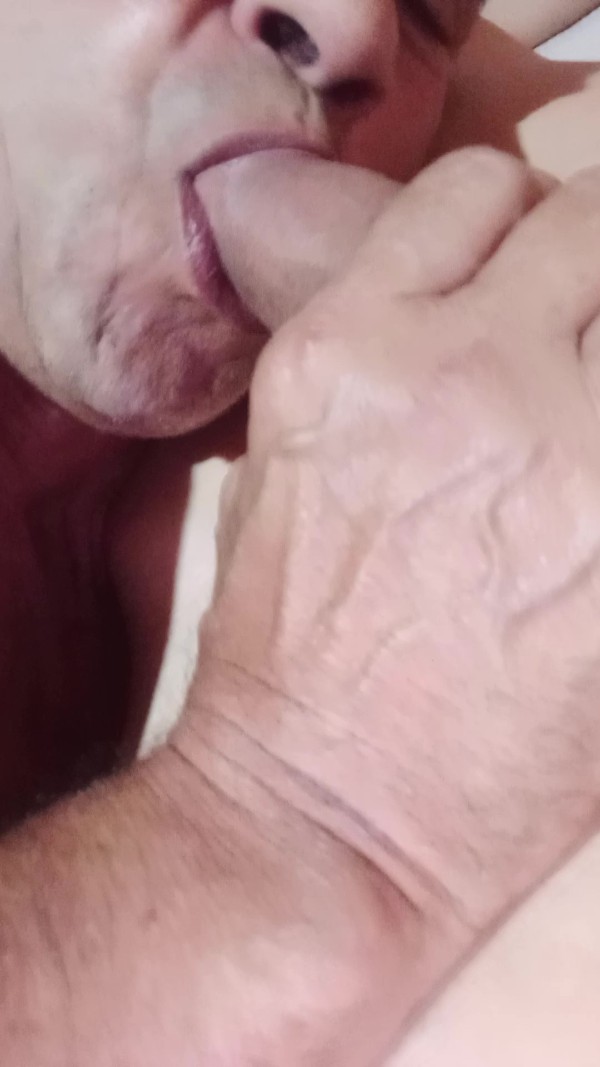 Foto 1 del Relato erotico: Aquel muchacho mi chofer me hizo suya